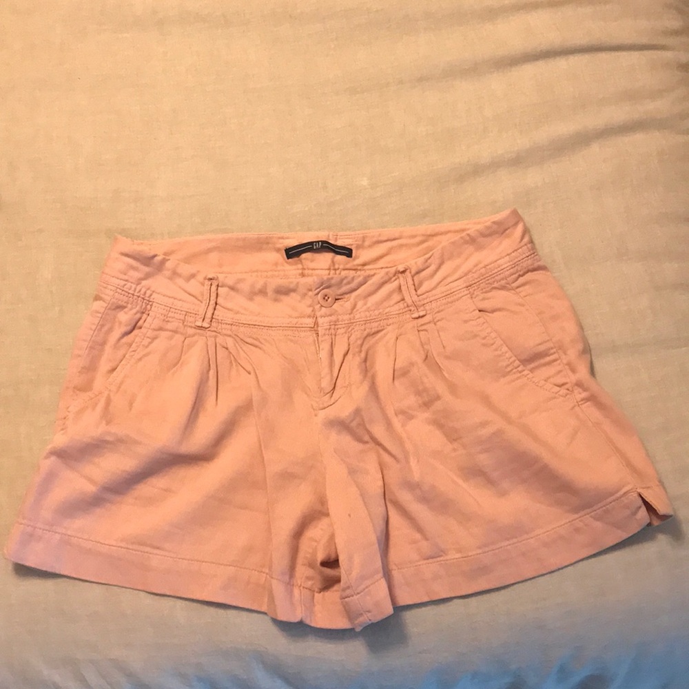 Gap light pleat shorts